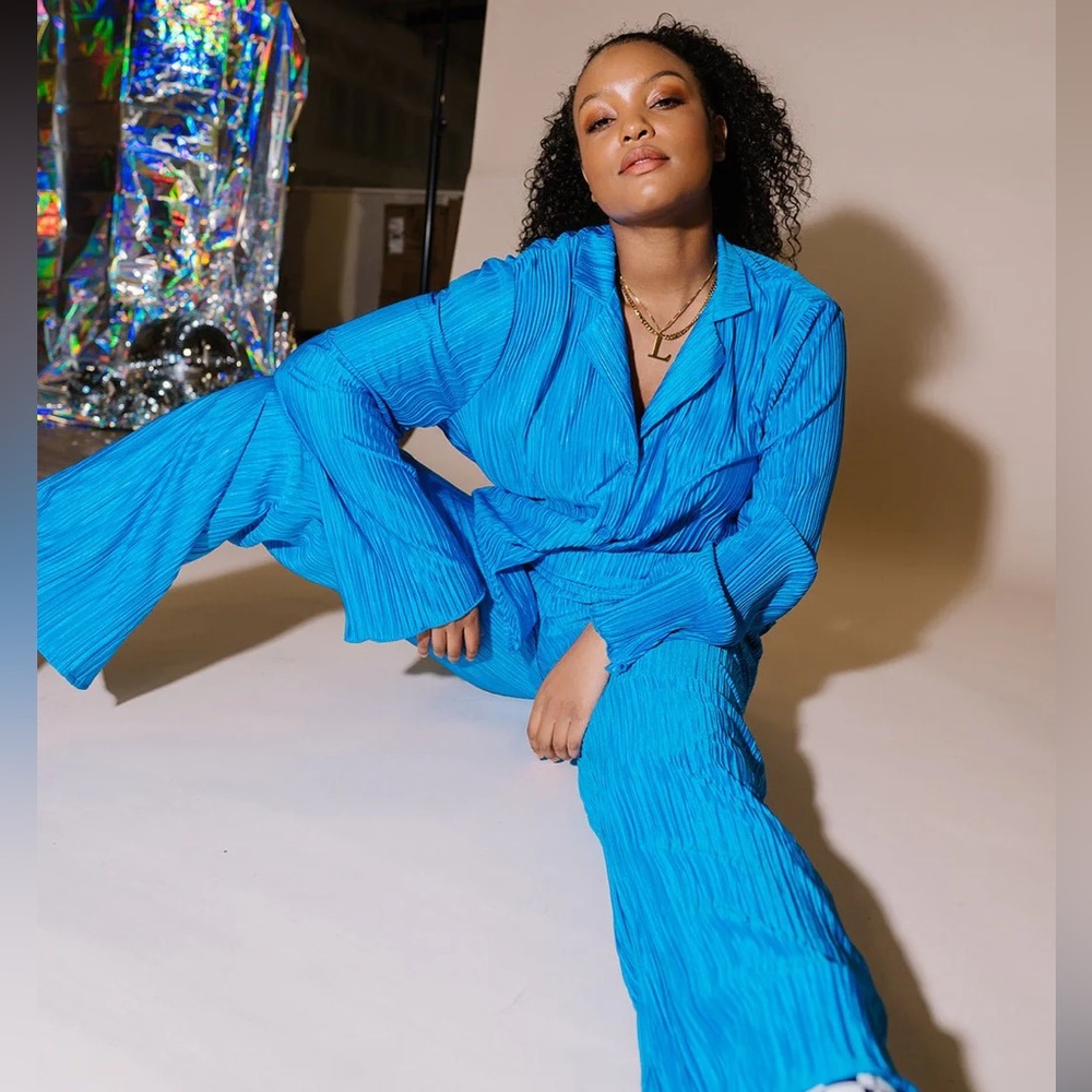 NWT Dressed in LALA Long Sleeve Plissé Set in Blue